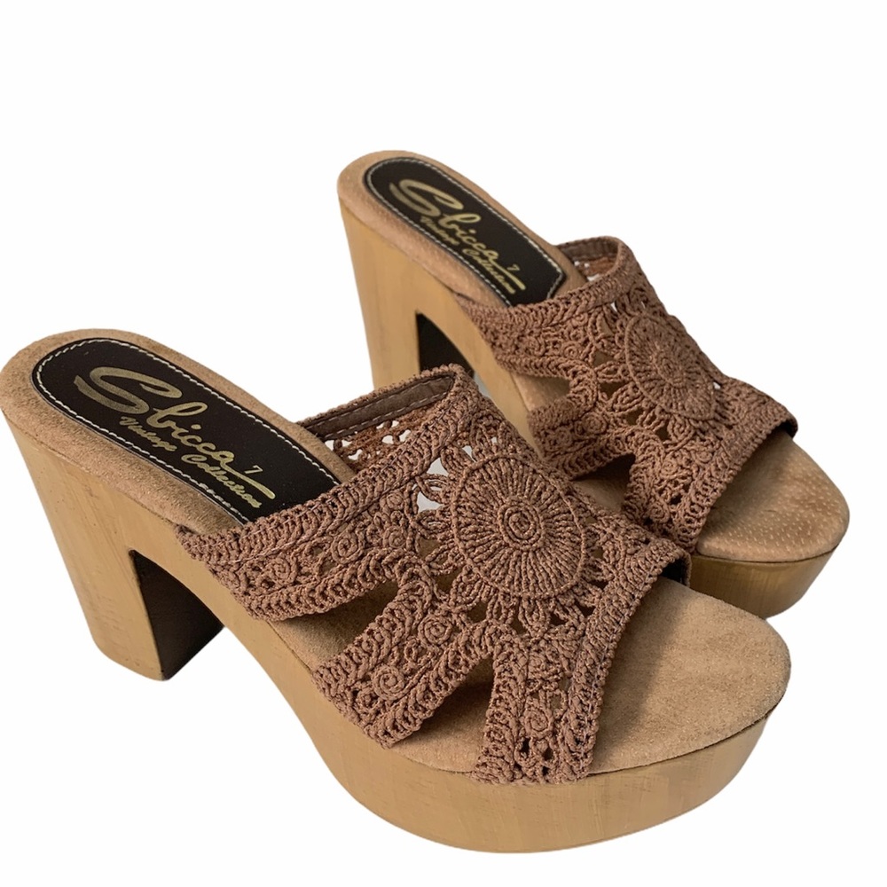 Adorable sbicca Sandals -crochet Natural Heeled -7